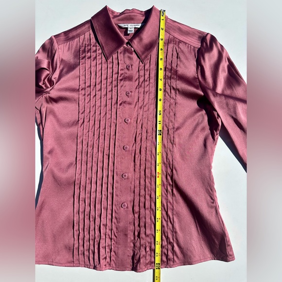 St. John Silk Satin Elegant Pink Mauve Button Up Blouse, Pleated, Stitching, 4 - Picture 13 of 16